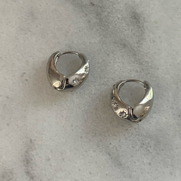 Silver Star Burst Chunky Oval Hoop Earrings 

Brand New - Picture 6 of 6